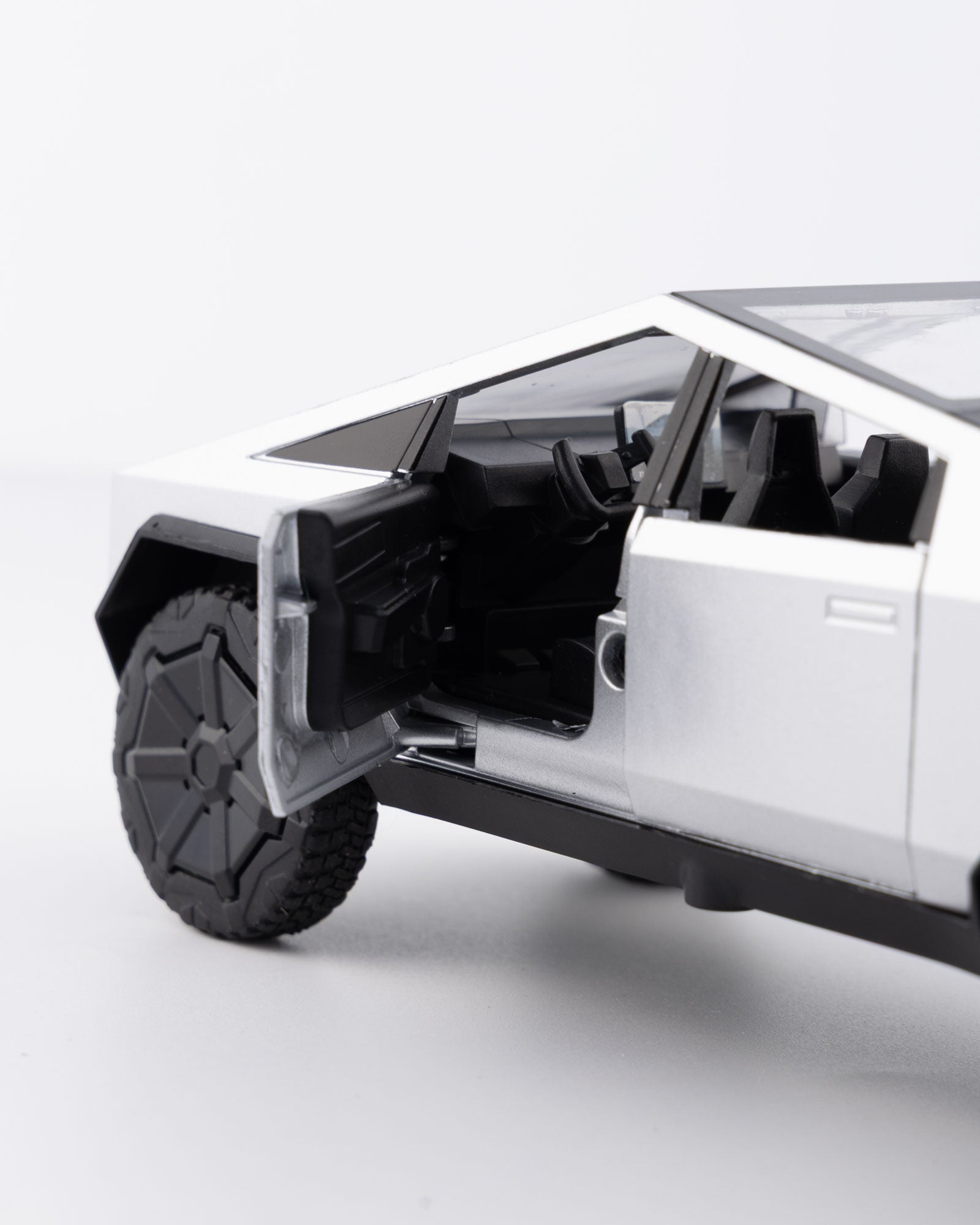 Tesla Cybertruck with Cyberquad Diecast Silver Car 1:24 Scale - Ignition Prime