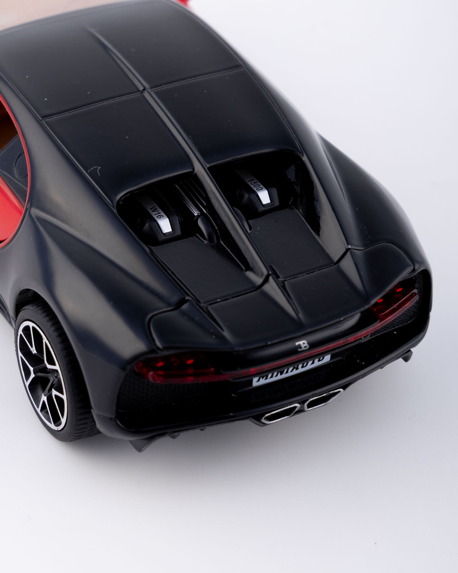 Bugatti Chiron Diecast Black And Red Car 1:24 Scale - Ignition Prime