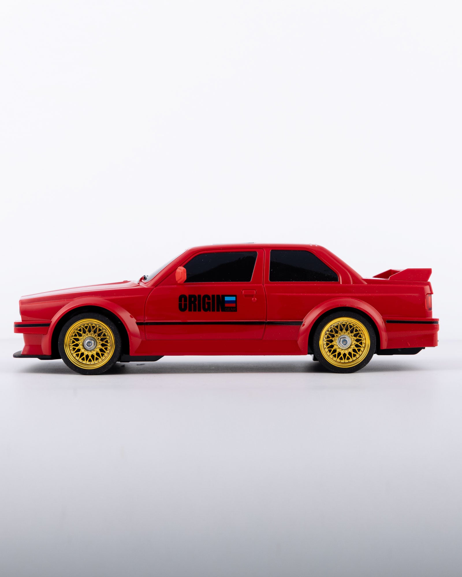 BMW Classic Red with Remote & Accessories Car 1:18 Scale - Ignition Prime
