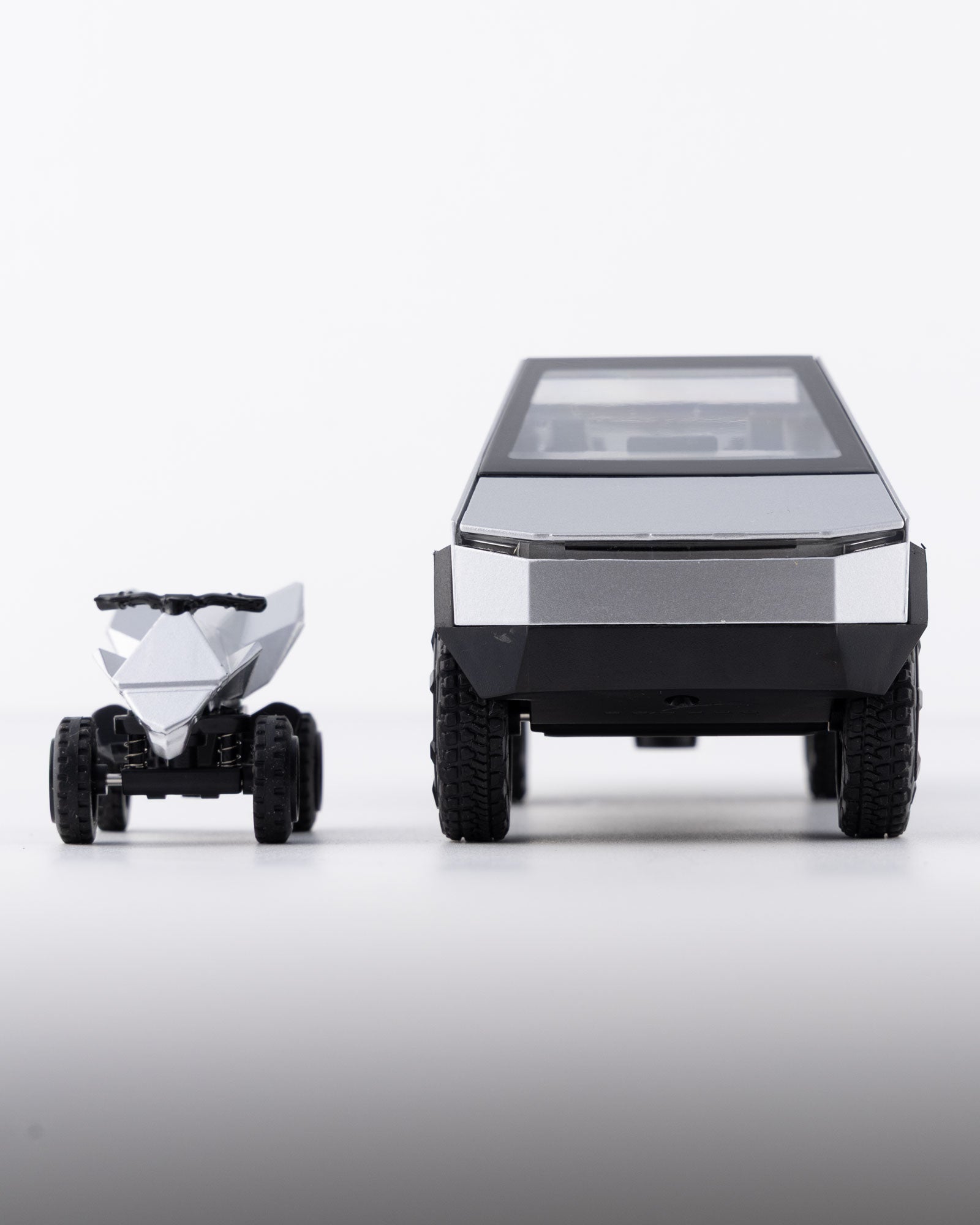 Tesla Cybertruck with Cyberquad Diecast Silver Car 1:24 Scale - Ignition Prime