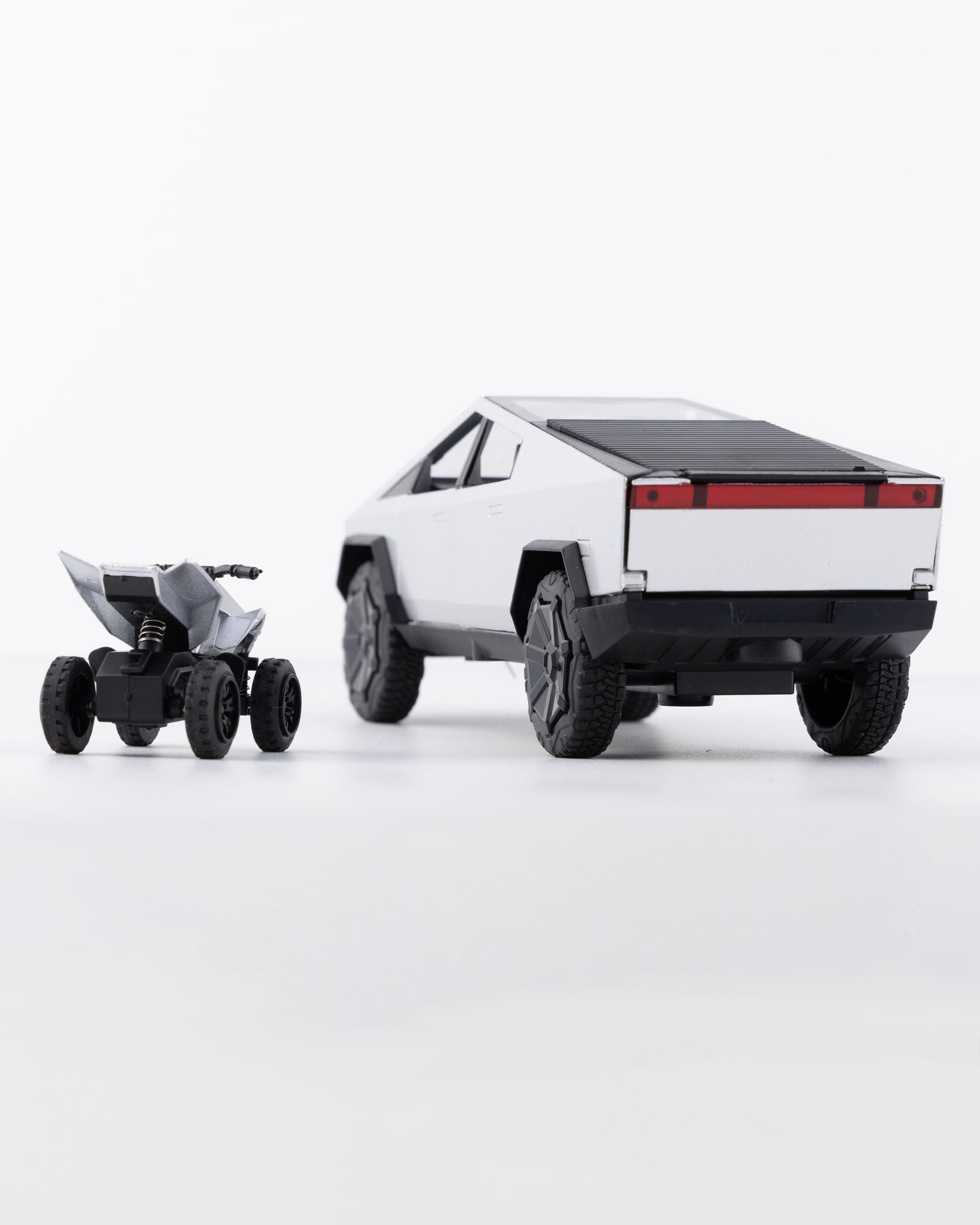 Tesla Cybertruck with Cyberquad Diecast Silver Car 1:24 Scale - Ignition Prime