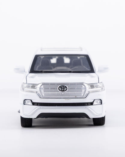Toyota Land Cruiser VX.R V8 Diecast White Car 1:32 Scale - Ignition Prime