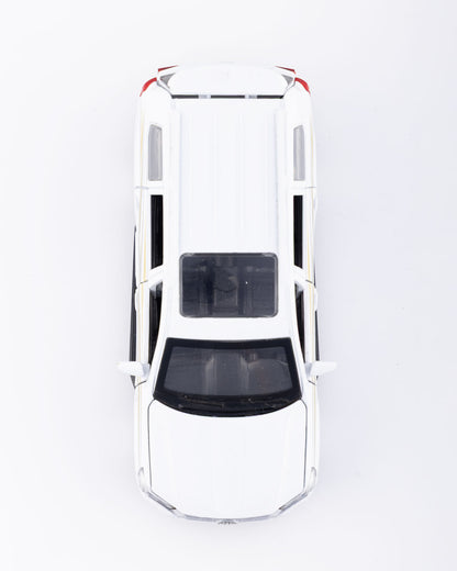 Toyota Land Cruiser VX.R V8 Diecast White Car 1:32 Scale - Ignition Prime