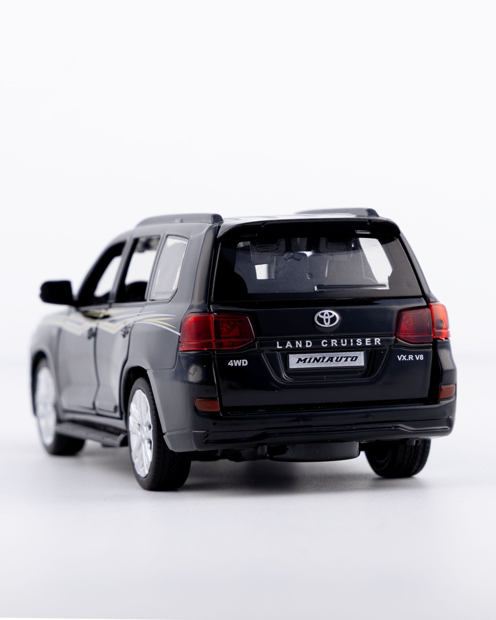 Toyota Land Cruiser VX.R V8 Diecast Black Car 1:32 Scale - Ignition Prime