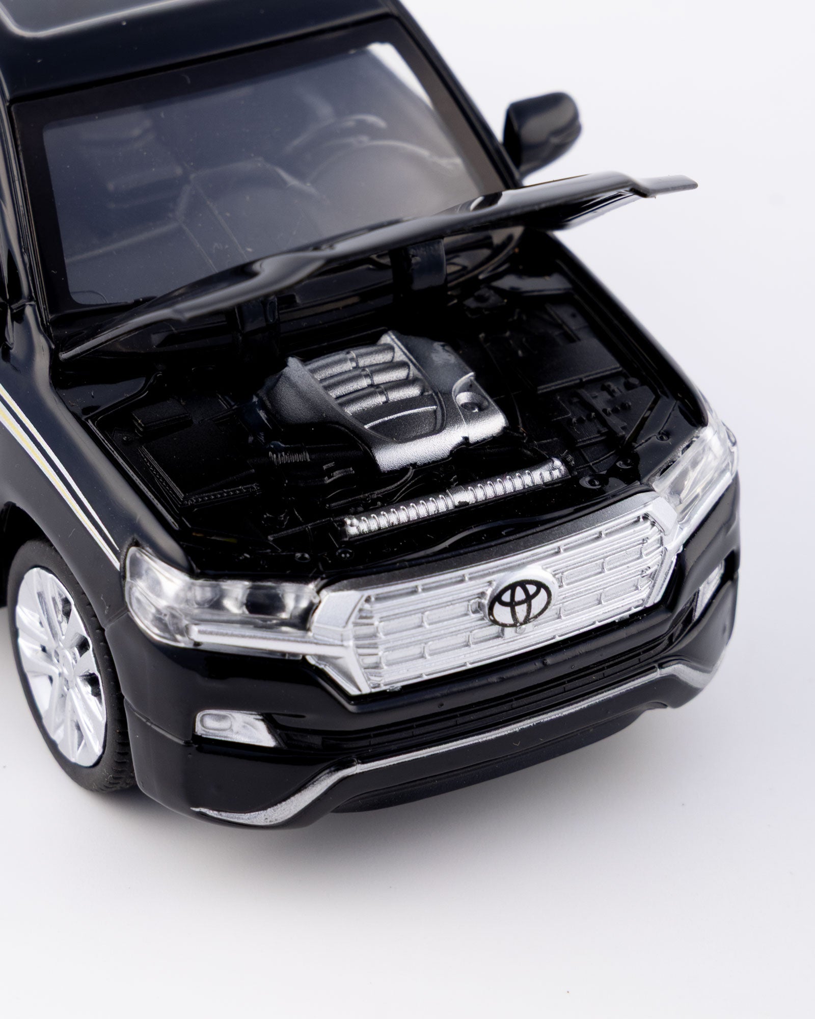 Toyota Land Cruiser VX.R V8 Diecast Black Car 1:32 Scale - Ignition Prime