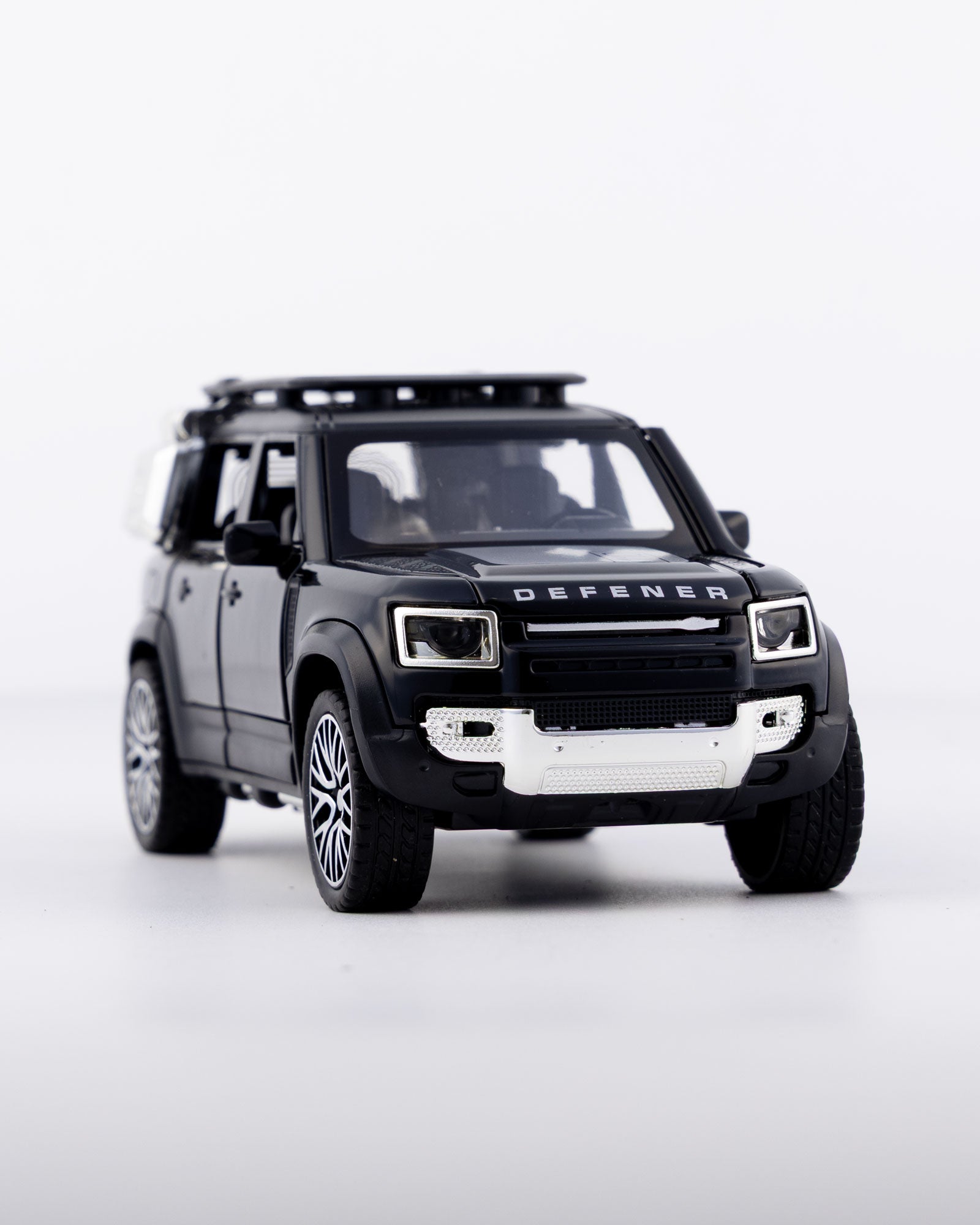 Land Rover Defender 110 Diecast Black Car 1:32 Scale - Ignition Prime