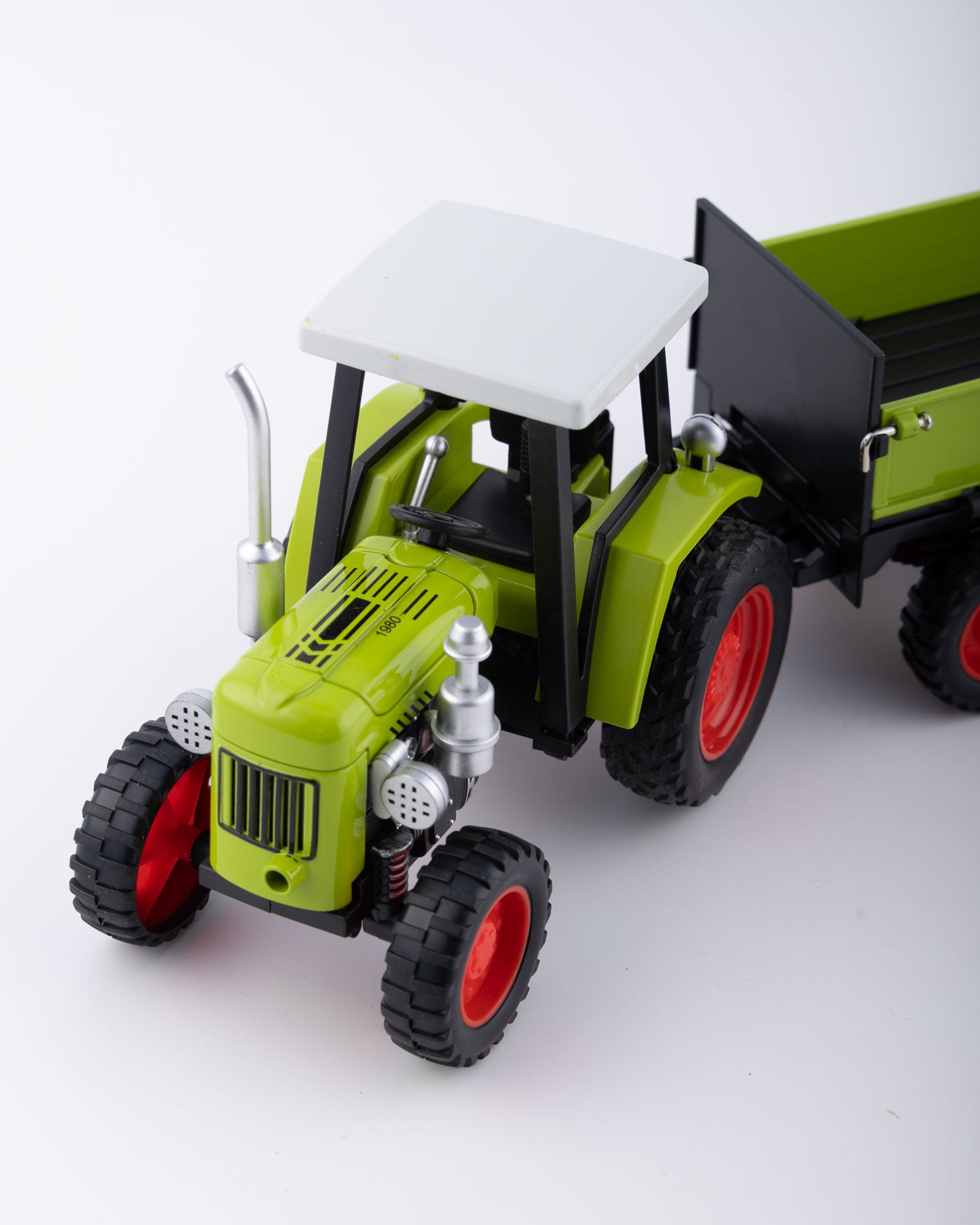 Classic Green Tractor with Trailer Diecast Model 1:24 Scale - Ignition Prime