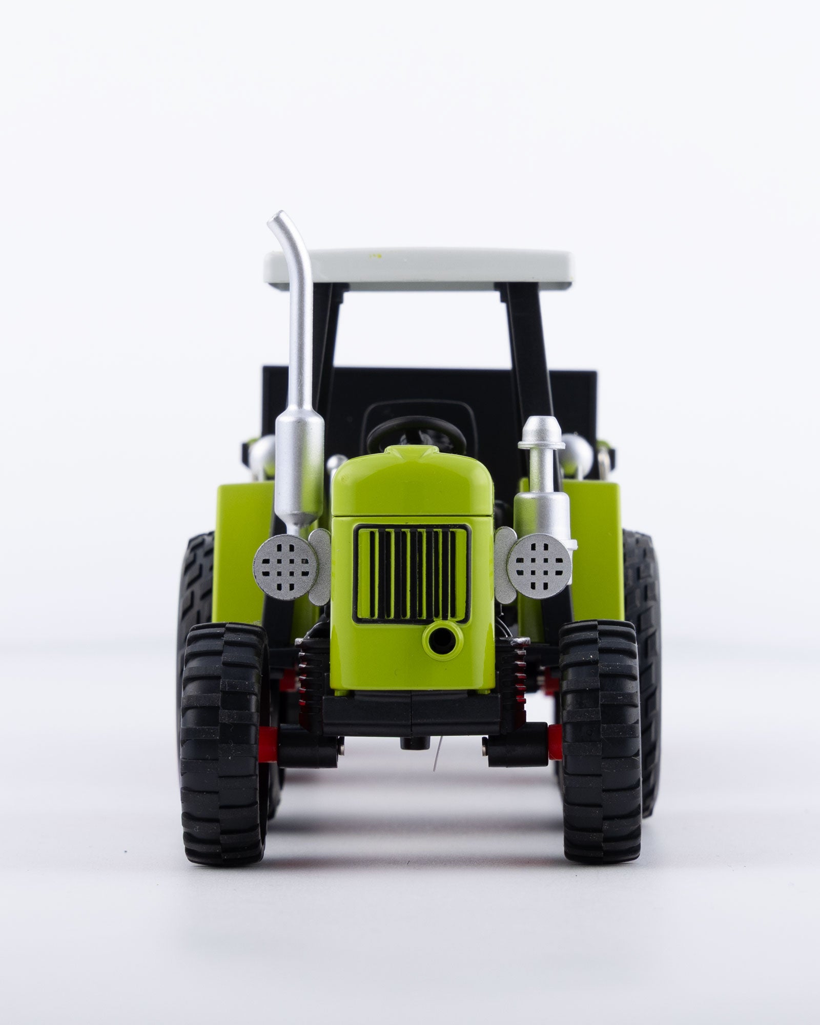 Classic Green Tractor with Trailer Diecast Model 1:24 Scale - Ignition Prime