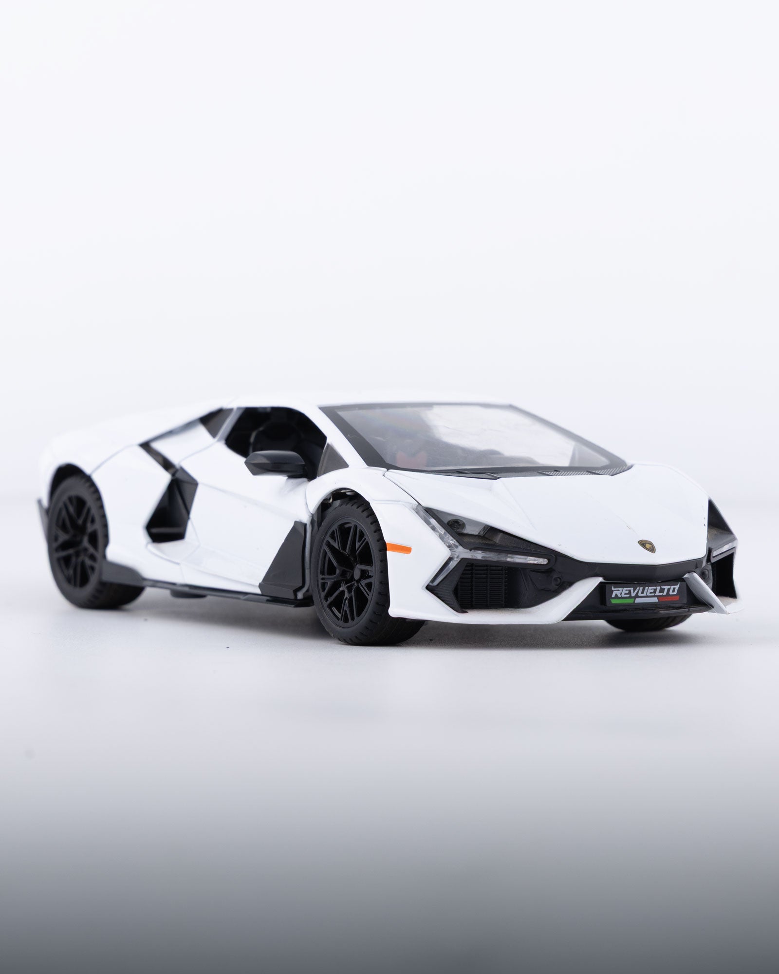 Lamborghini Revuelto Diecast White Car 1:24 Scale - Ignition Prime