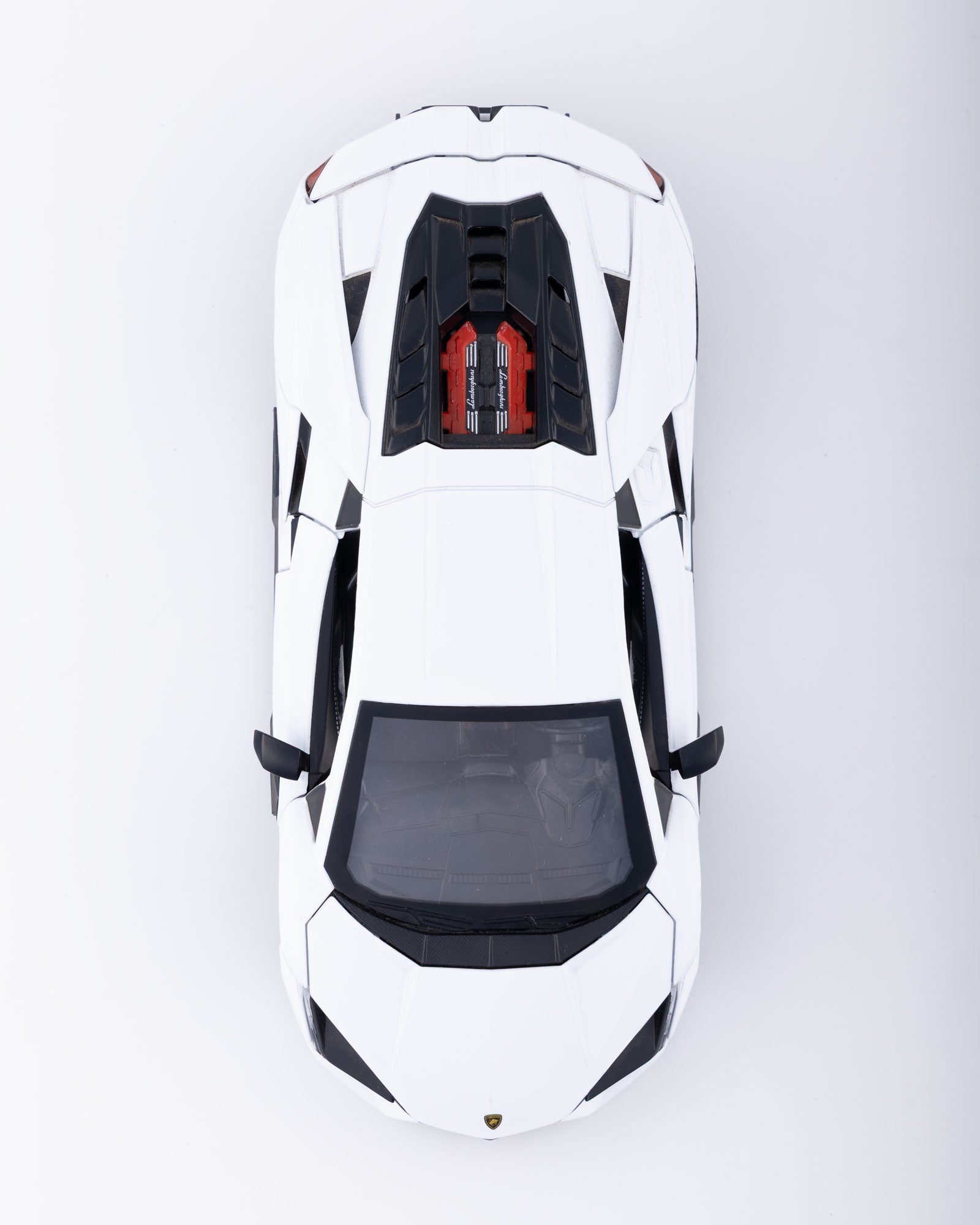 Lamborghini Revuelto Diecast White Car 1:24 Scale - Ignition Prime
