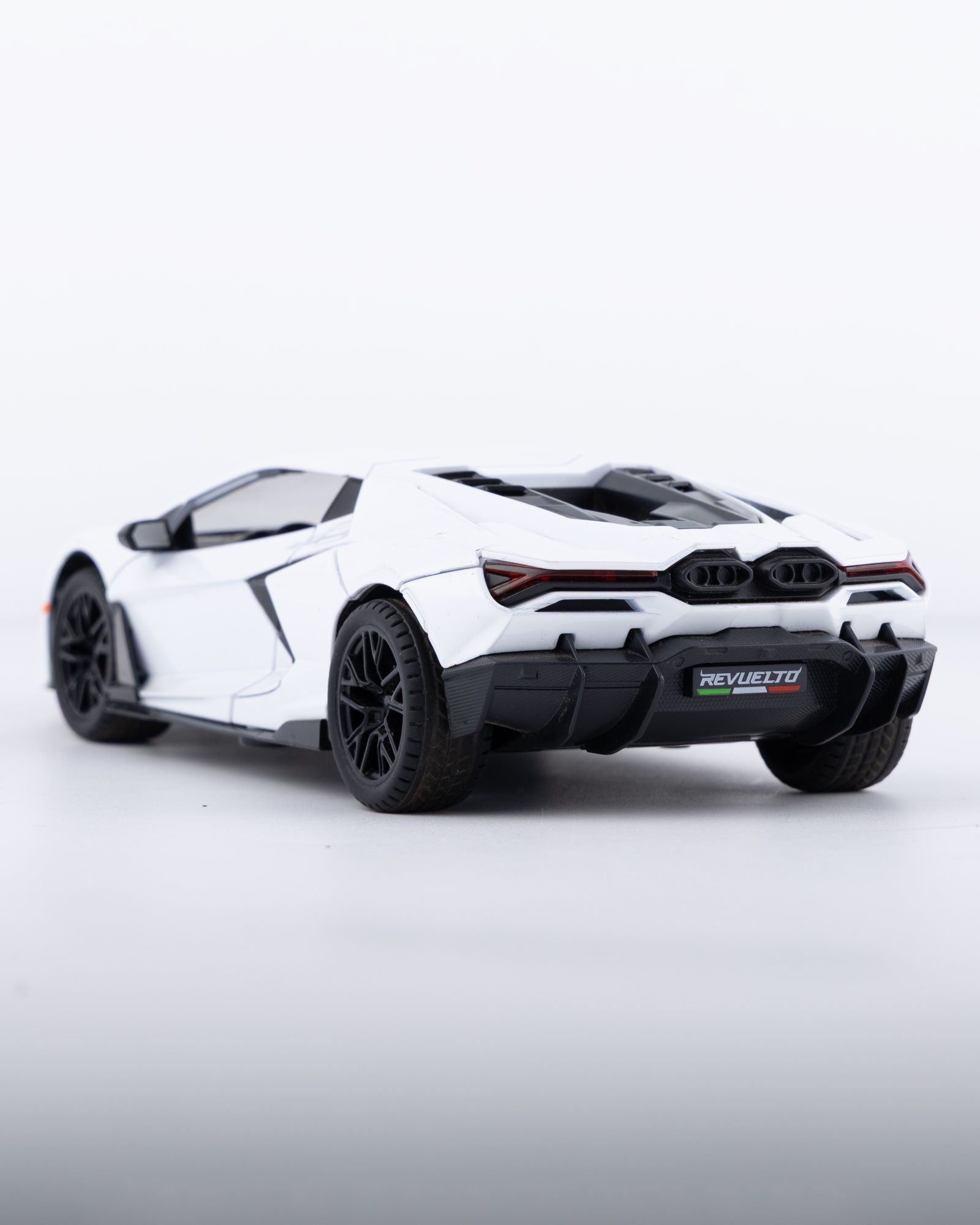 Lamborghini Revuelto Diecast White Car 1:24 Scale - Ignition Prime