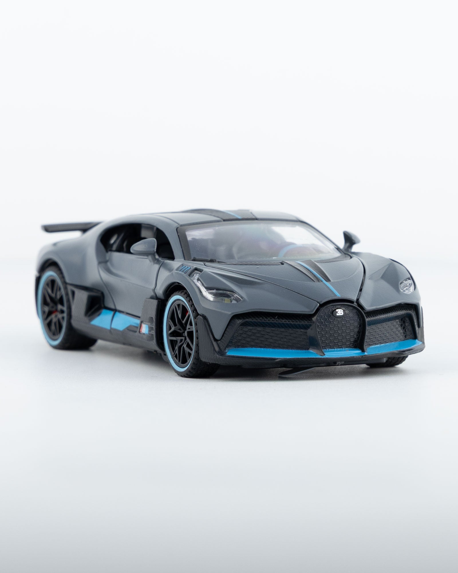 Bugatti Divo Diecast Grey with Blue Accents Car 1:24 Scale - Ignition Prime