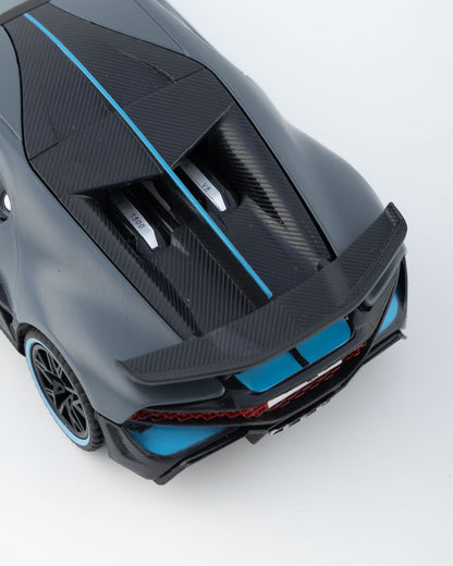 Bugatti Divo Diecast Grey with Blue Accents Car 1:24 Scale - Ignition Prime