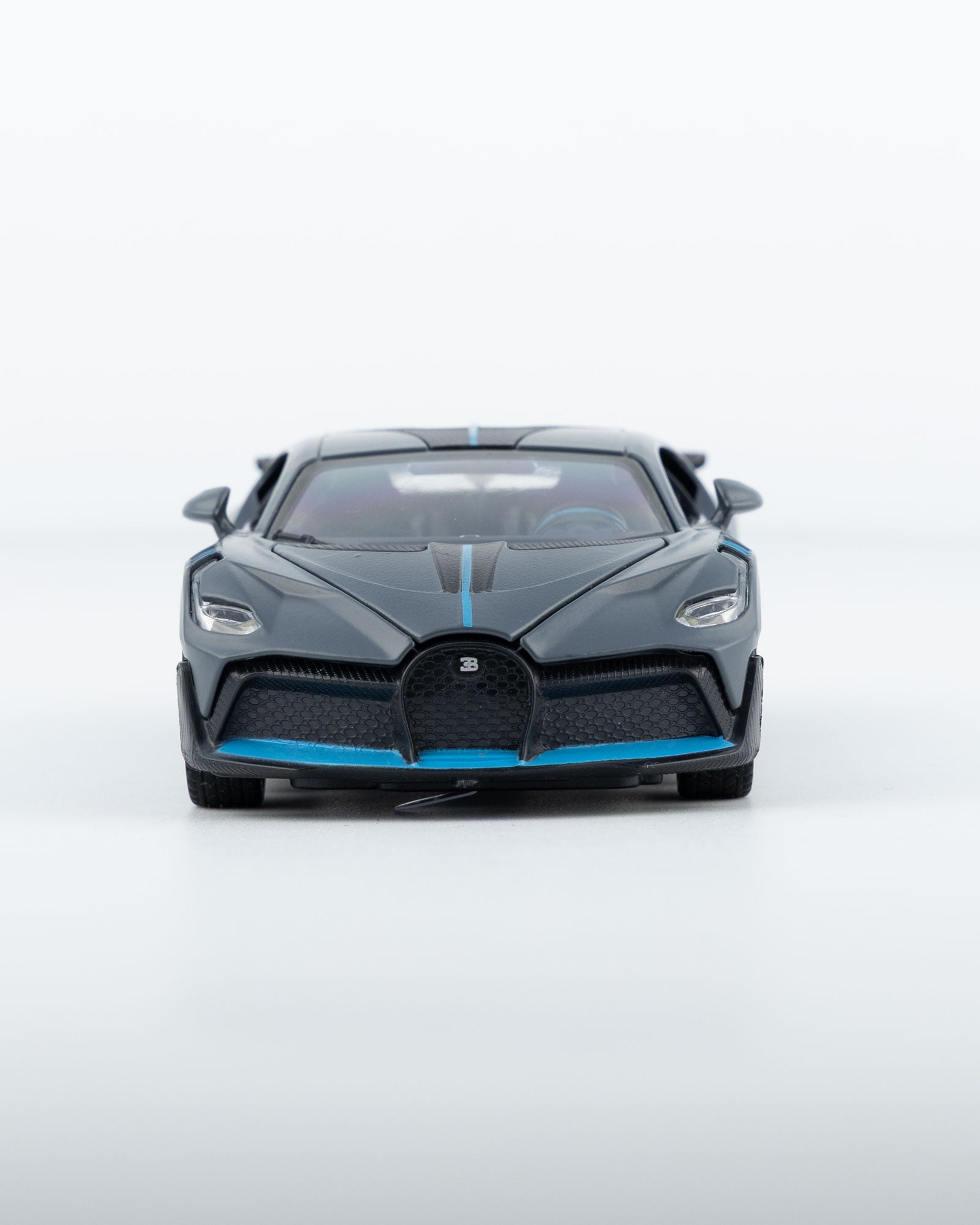 Bugatti Divo Diecast Grey with Blue Accents Car 1:24 Scale - Ignition Prime
