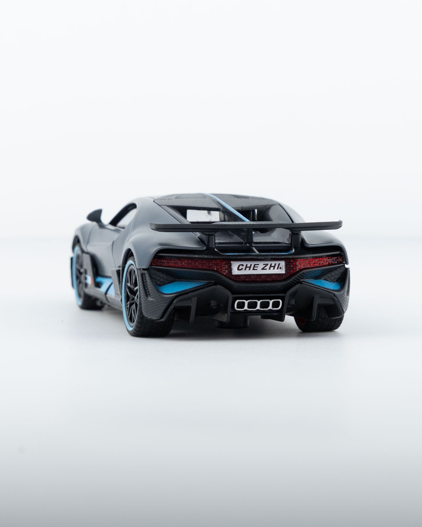 Bugatti Divo Diecast Grey with Blue Accents Car 1:24 Scale - Ignition Prime