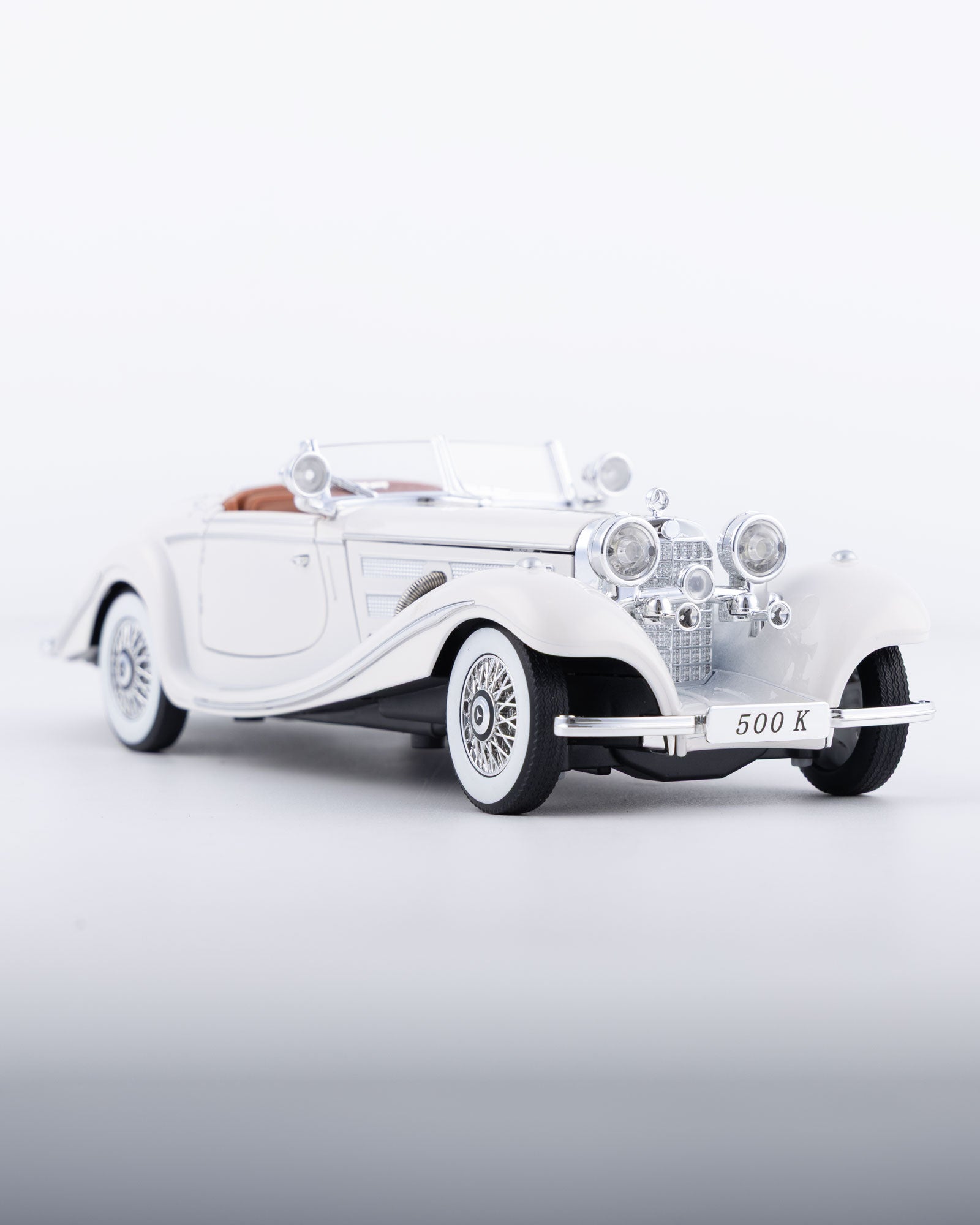 Mercedes-Benz 500K Cabriolet Diecast White Car 1:24 Scale - Ignition Prime