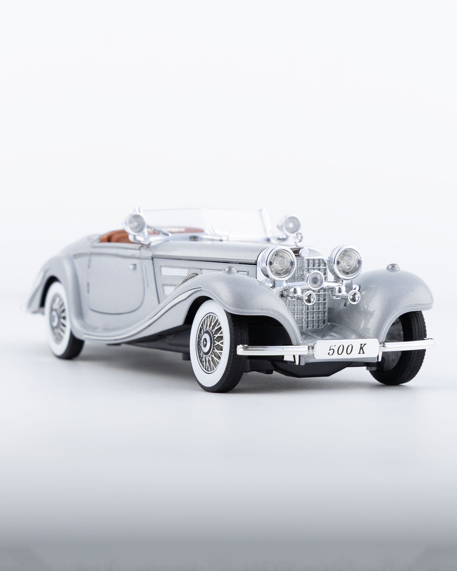 Mercedes-Benz 500K Cabriolet Diecast Silver Car 1:24 Scale - Ignition Prime
