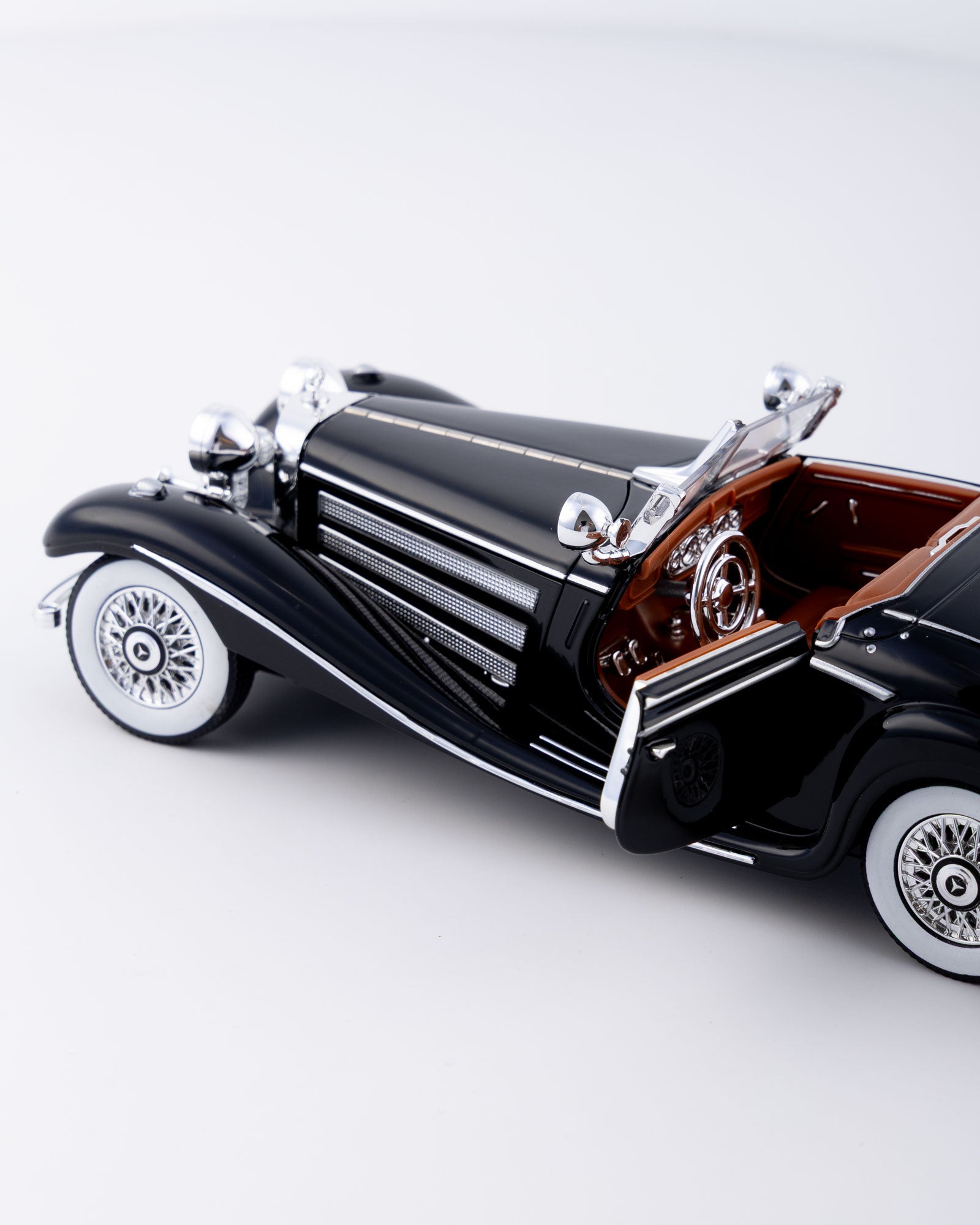 Mercedes-Benz 500K Cabriolet Diecast Black Car 1:24 Scale - Ignition Prime