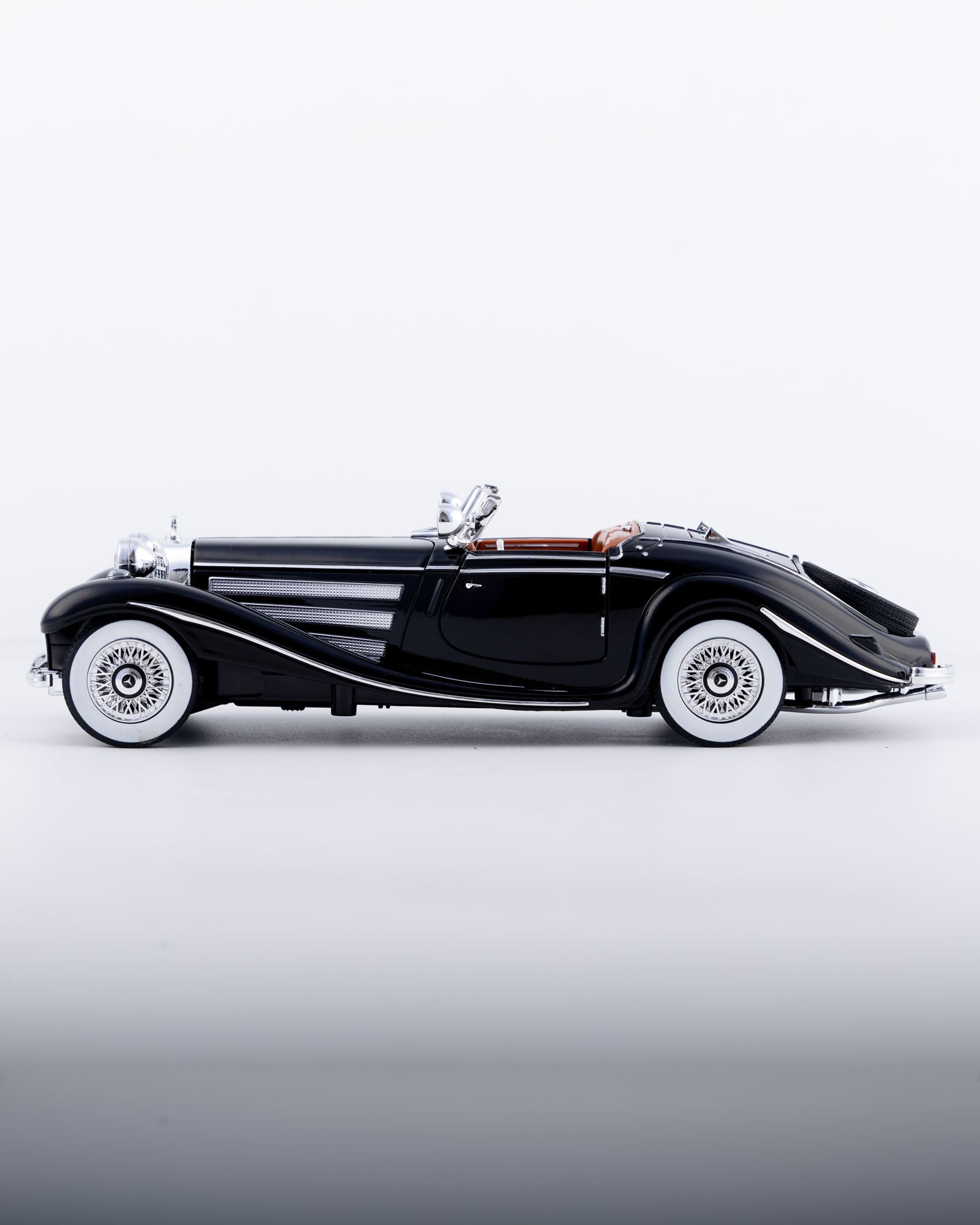 Mercedes-Benz 500K Cabriolet Diecast Black Car 1:24 Scale - Ignition Prime