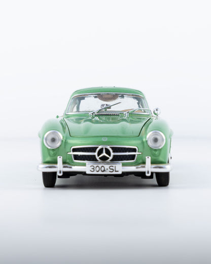 Mercedes-Benz 300SL Gullwing Diecast Green Car 1:24 Scale - Ignition Prime