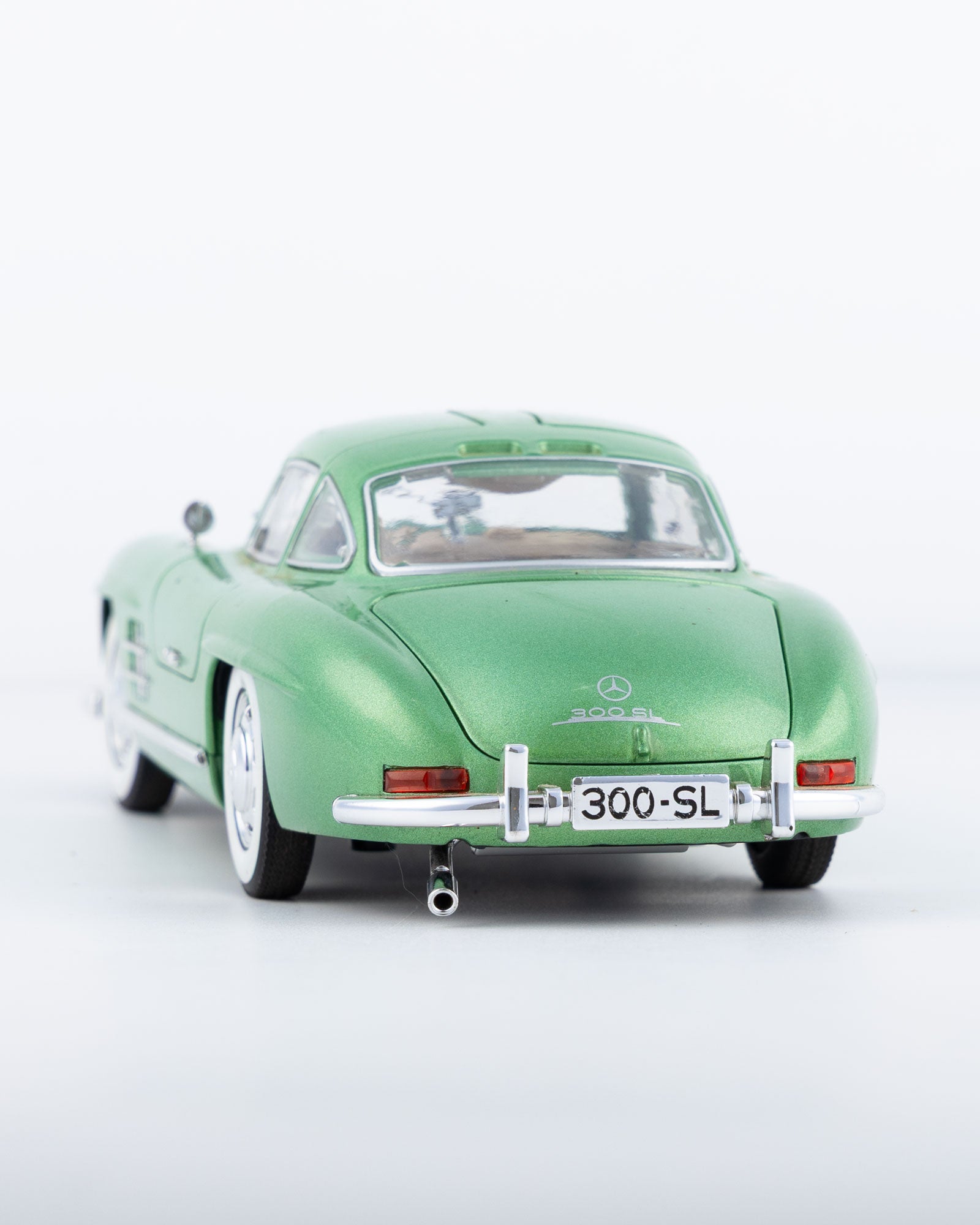 Mercedes-Benz 300SL Gullwing Diecast Green Car 1:24 Scale - Ignition Prime