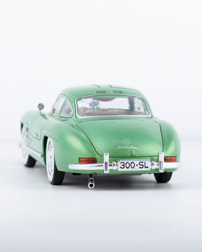 Mercedes-Benz 300SL Gullwing Diecast Green Car 1:24 Scale - Ignition Prime
