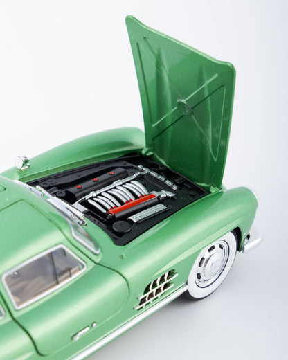 Mercedes-Benz 300SL Gullwing Diecast Green Car 1:24 Scale - Ignition Prime