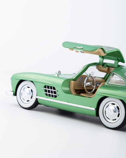 Mercedes-Benz 300SL Gullwing Diecast Green Car 1:24 Scale - Ignition Prime