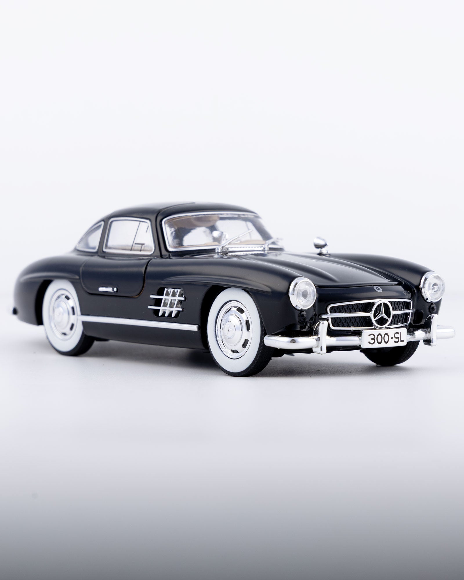 Mercedes-Benz 300SL Gullwing Diecast Black Car 1:24 Scale - Ignition Prime