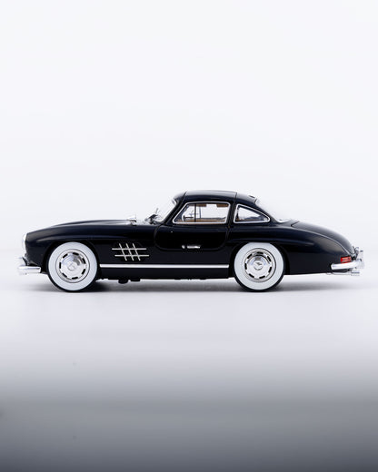 Mercedes-Benz 300SL Gullwing Diecast Black Car 1:24 Scale - Ignition Prime