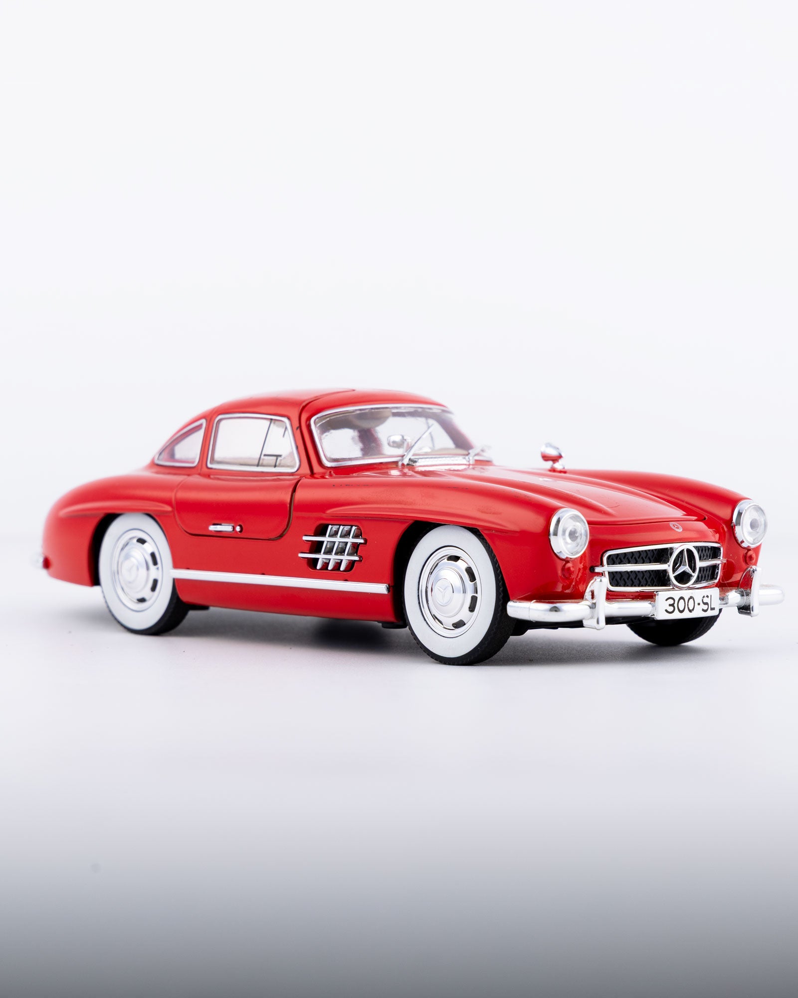 Mercedes-Benz 300SL Gullwing Diecast Red Car 1:24 Scale - Ignition Prime
