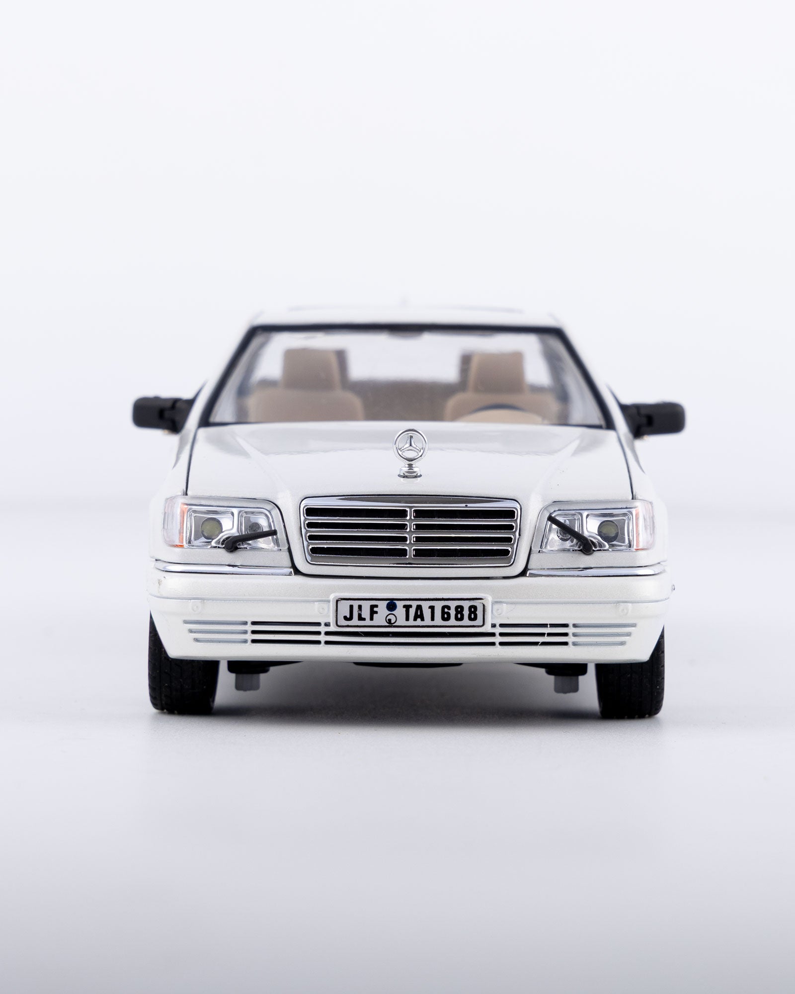 Mercedes-Benz S-Class W140 S320 Diecast White Car 1:24 Scale - Ignition Prime