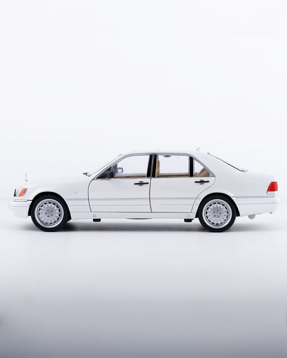 Mercedes-Benz S-Class W140 S320 Diecast White Car 1:24 Scale - Ignition Prime