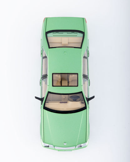 Mercedes-Benz S-Class W140 S320 Diecast Green Car 1:24 Scale - Ignition Prime
