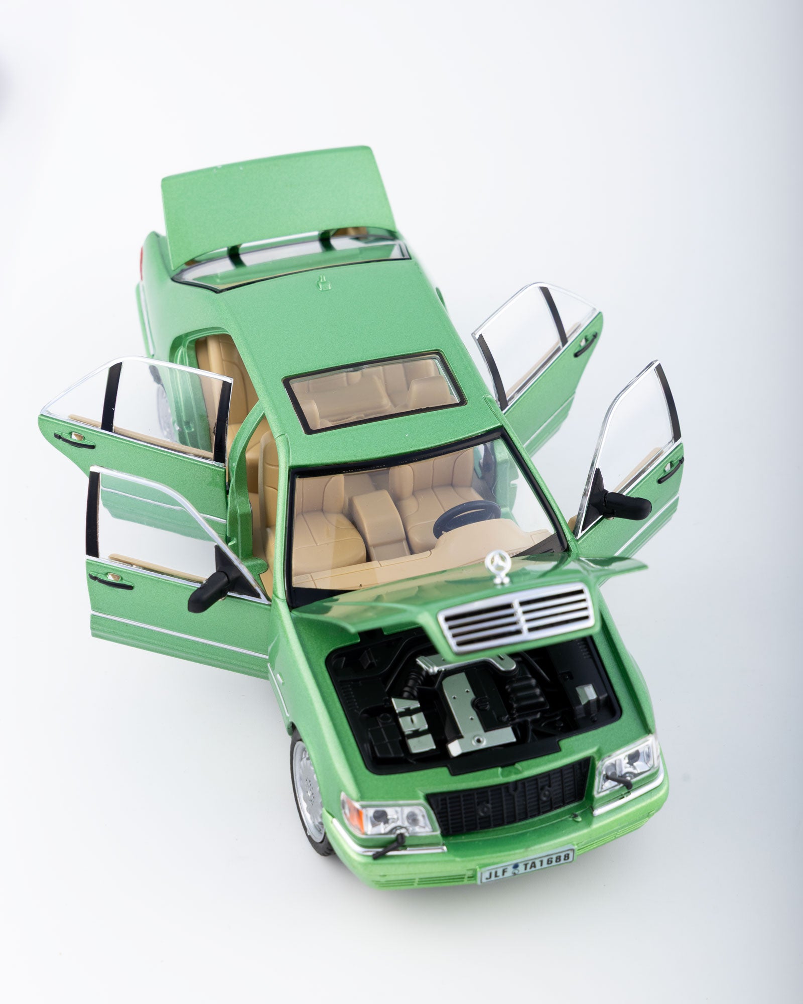 Mercedes-Benz S-Class W140 S320 Diecast Green Car 1:24 Scale - Ignition Prime
