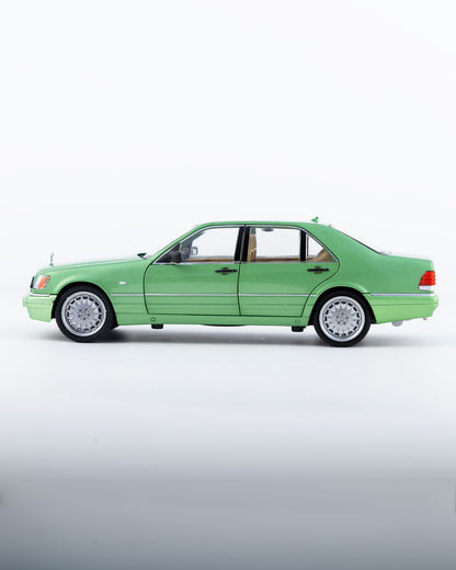 Mercedes-Benz S-Class W140 S320 Diecast Green Car 1:24 Scale - Ignition Prime