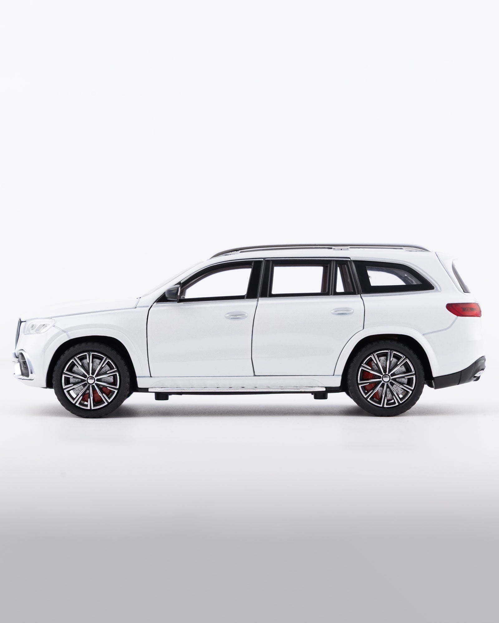Mercedes-Benz GLS-Class AMG Diecast White Car 1:24 Scale - Ignition Prime