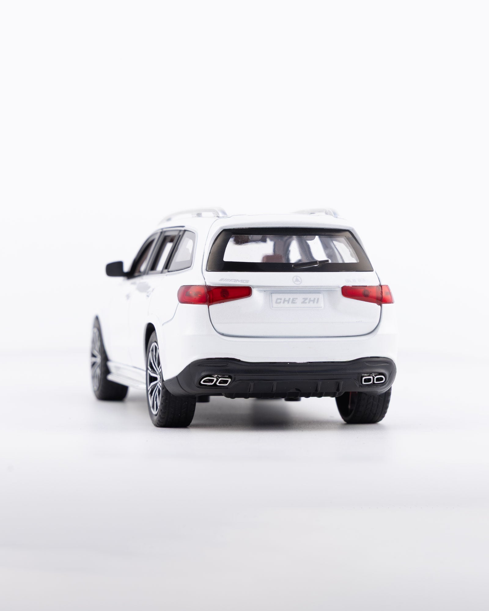 Mercedes-Benz GLS-Class AMG Diecast White Car 1:24 Scale - Ignition Prime
