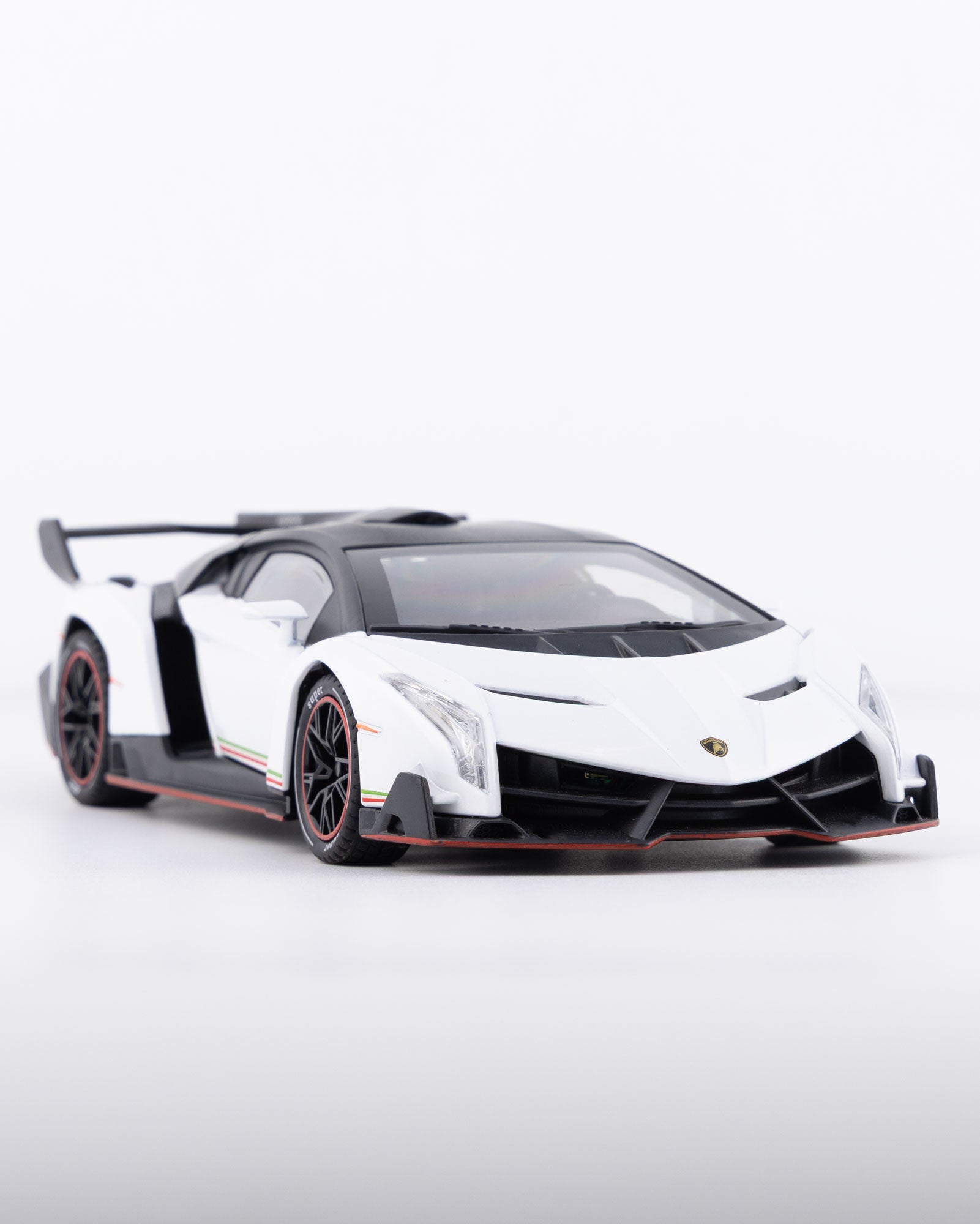 Lamborghini Veneno Diecast White Car 1:24 Scale - Ignition Prime