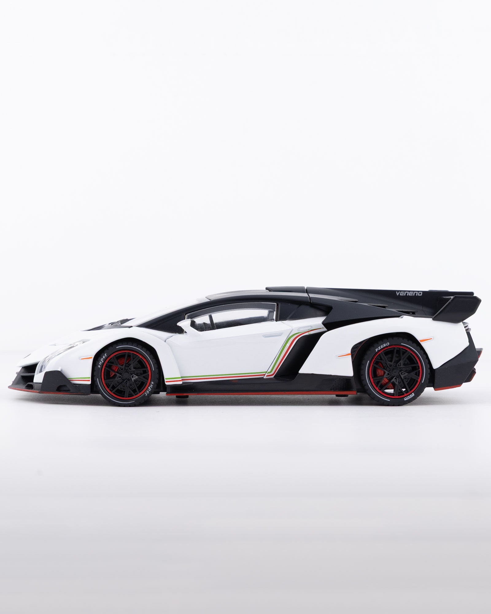Lamborghini Veneno Diecast White Car 1:24 Scale - Ignition Prime