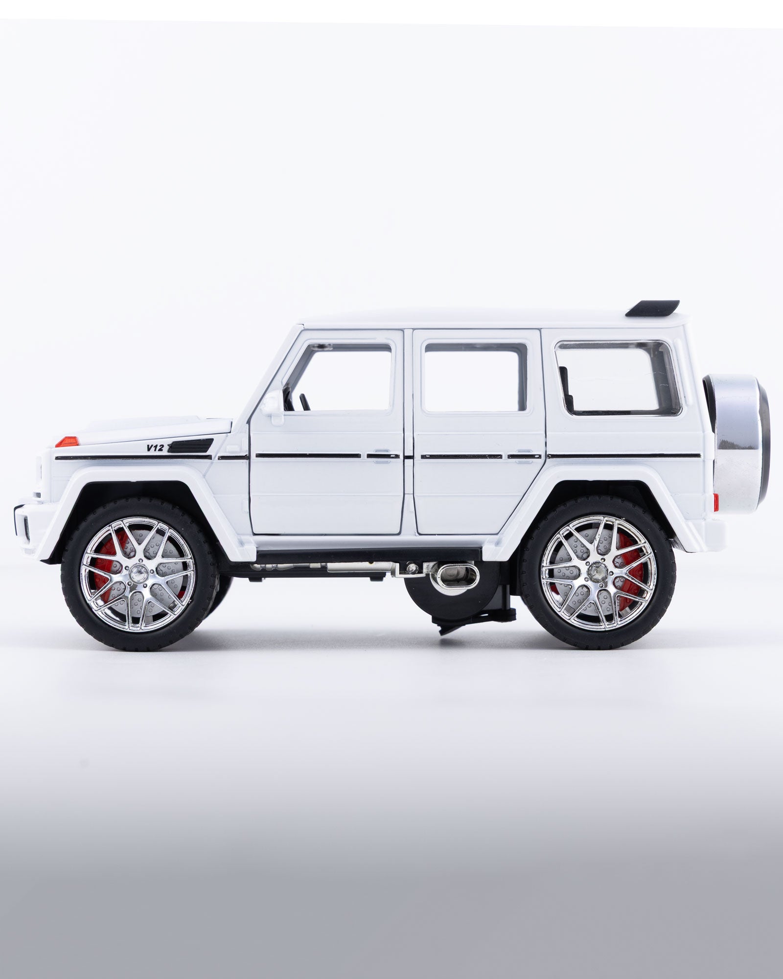 Mercedes-Benz G63 AMG V12 G-Class Diecast White Car 1:24 Scale - Ignition Prime