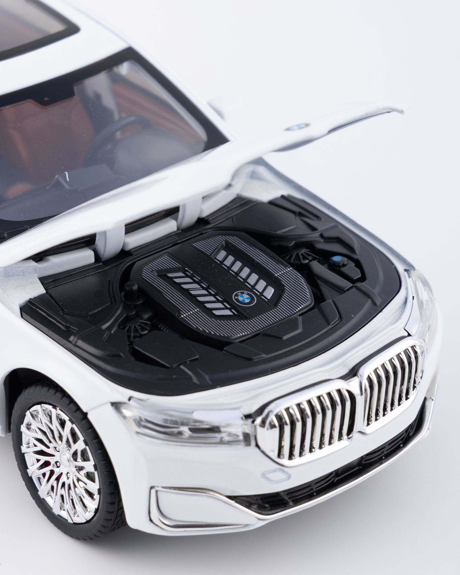 BMW 760Li V12 Sedan Diecast White Car 1:24 Scale - Ignition Prime