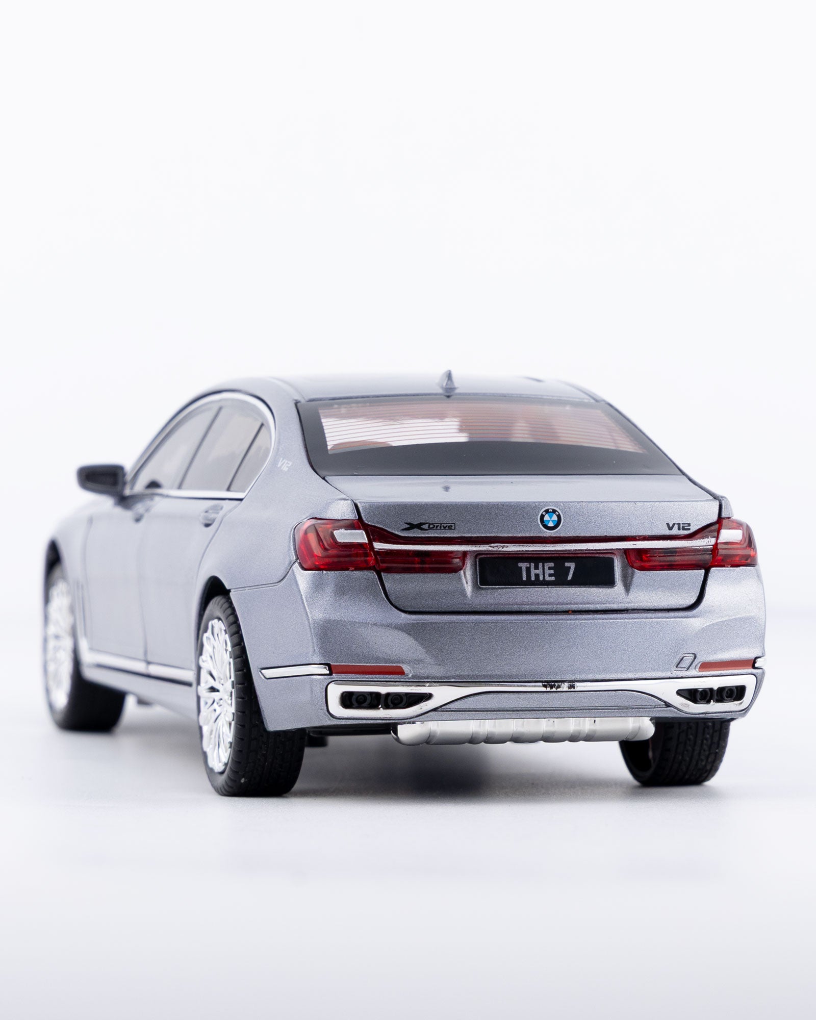 BMW 760Li V12 Sedan Diecast Grey Car 1:24 Scale - Ignition Prime