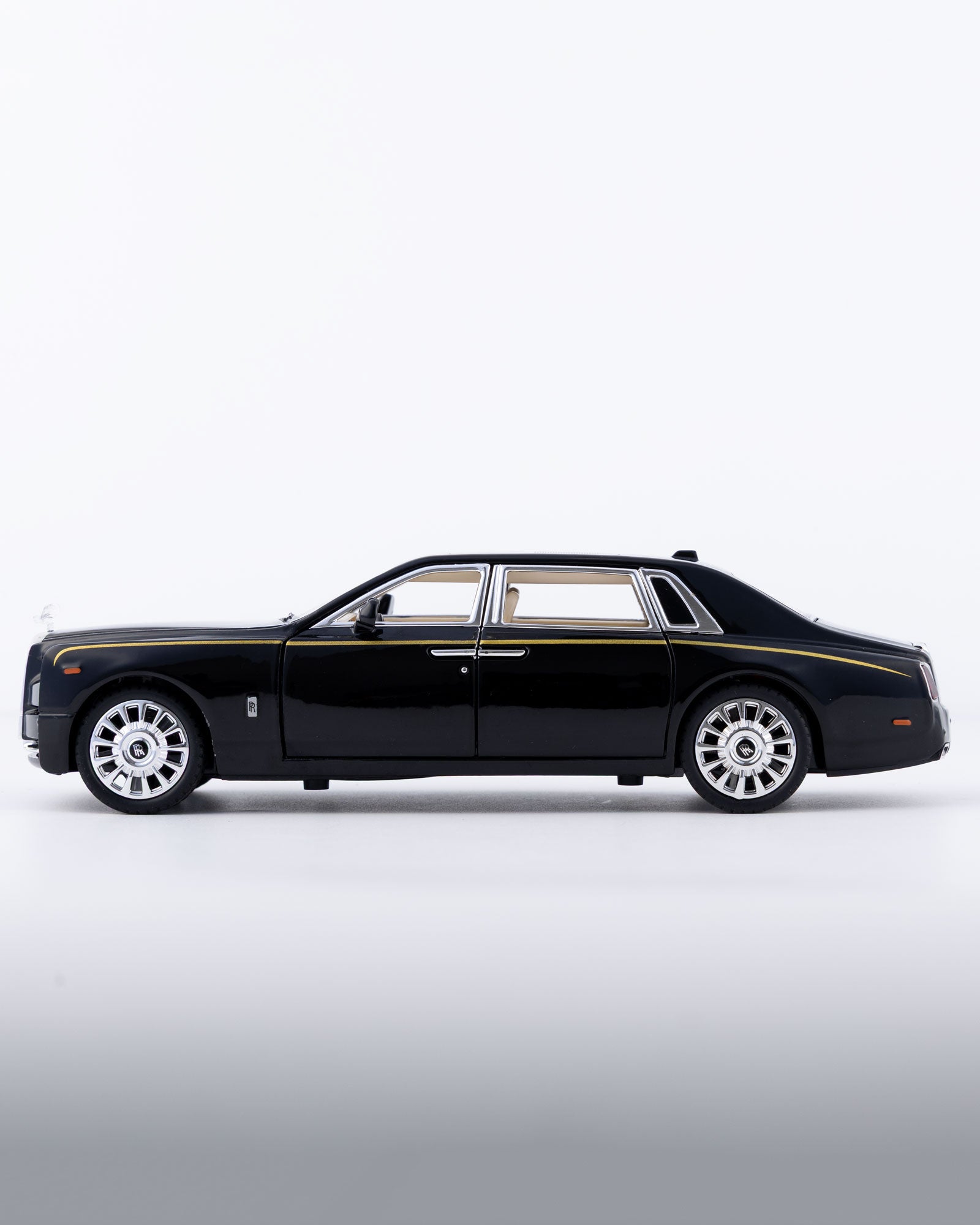 Rolls-Royce Phantom Diecast Silver Car 1:24 Scale - Ignition Prime