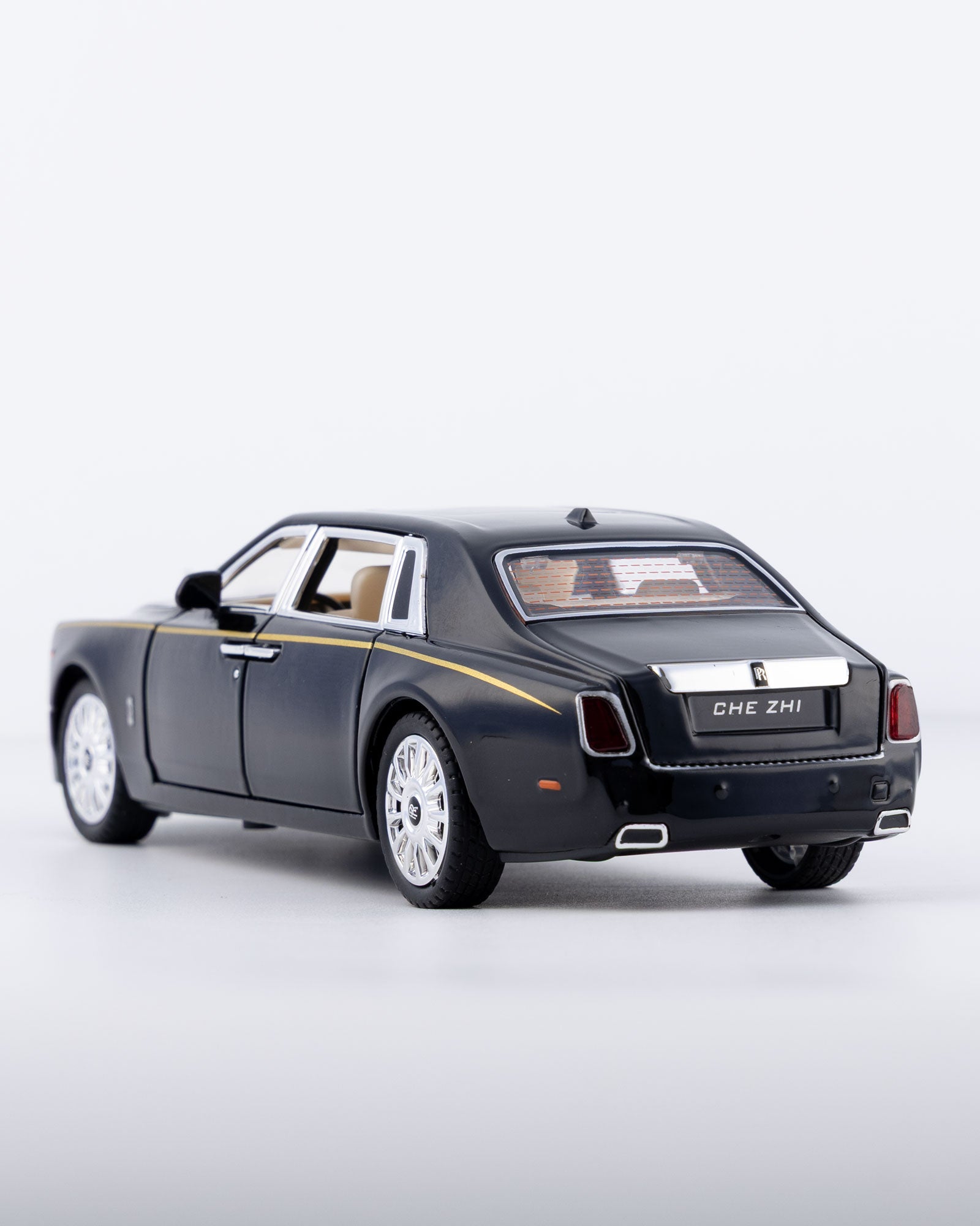 Rolls-Royce Phantom Diecast Silver Car 1:24 Scale - Ignition Prime