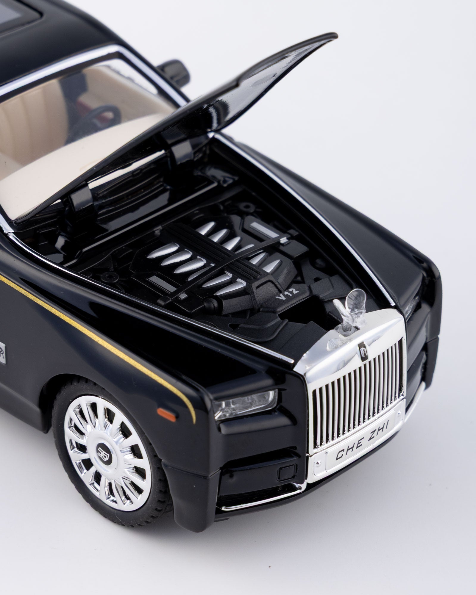 Rolls-Royce Phantom Diecast Silver Car 1:24 Scale - Ignition Prime