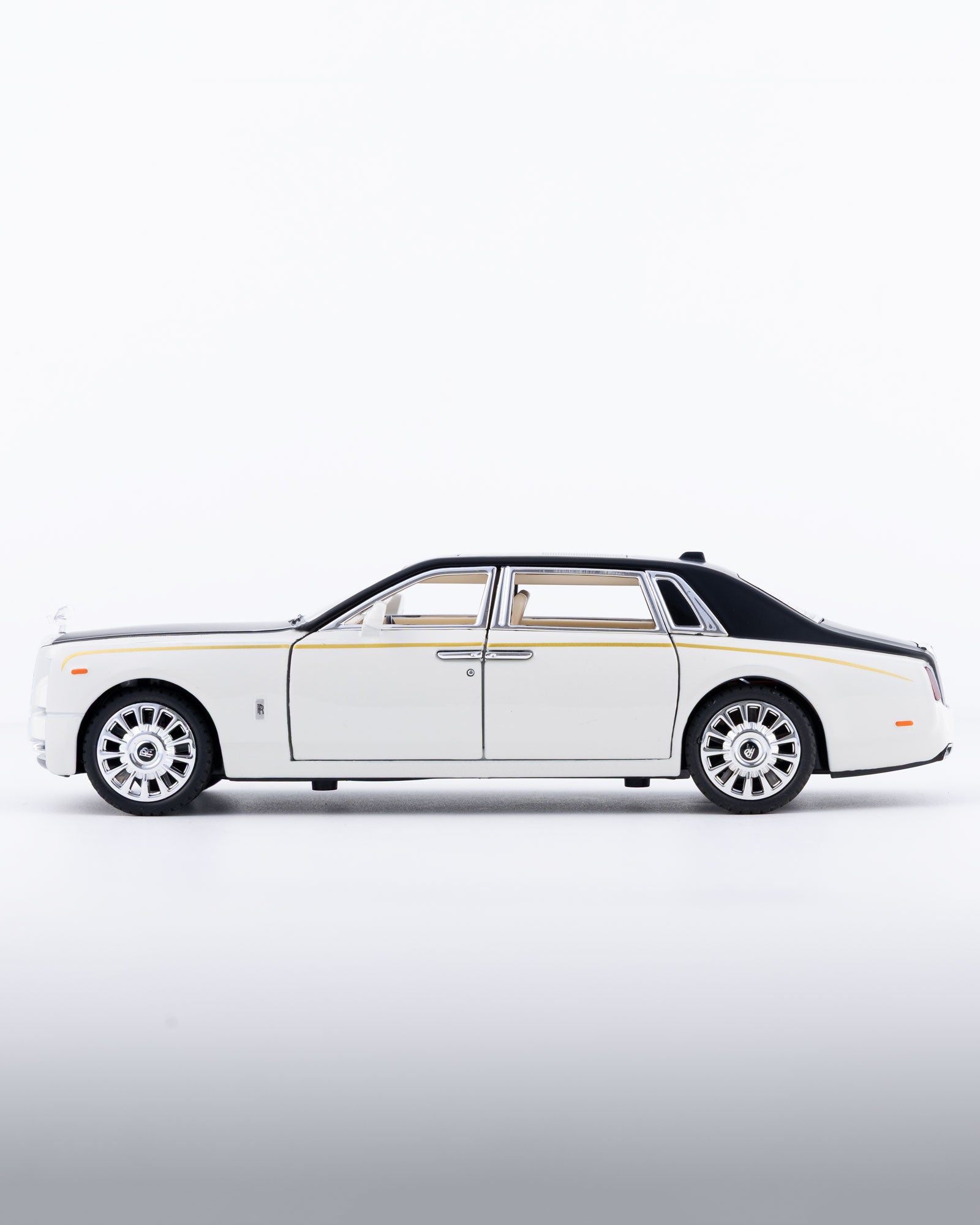 Rolls-Royce Phantom Diecast White Car 1:24 Scale - Ignition Prime