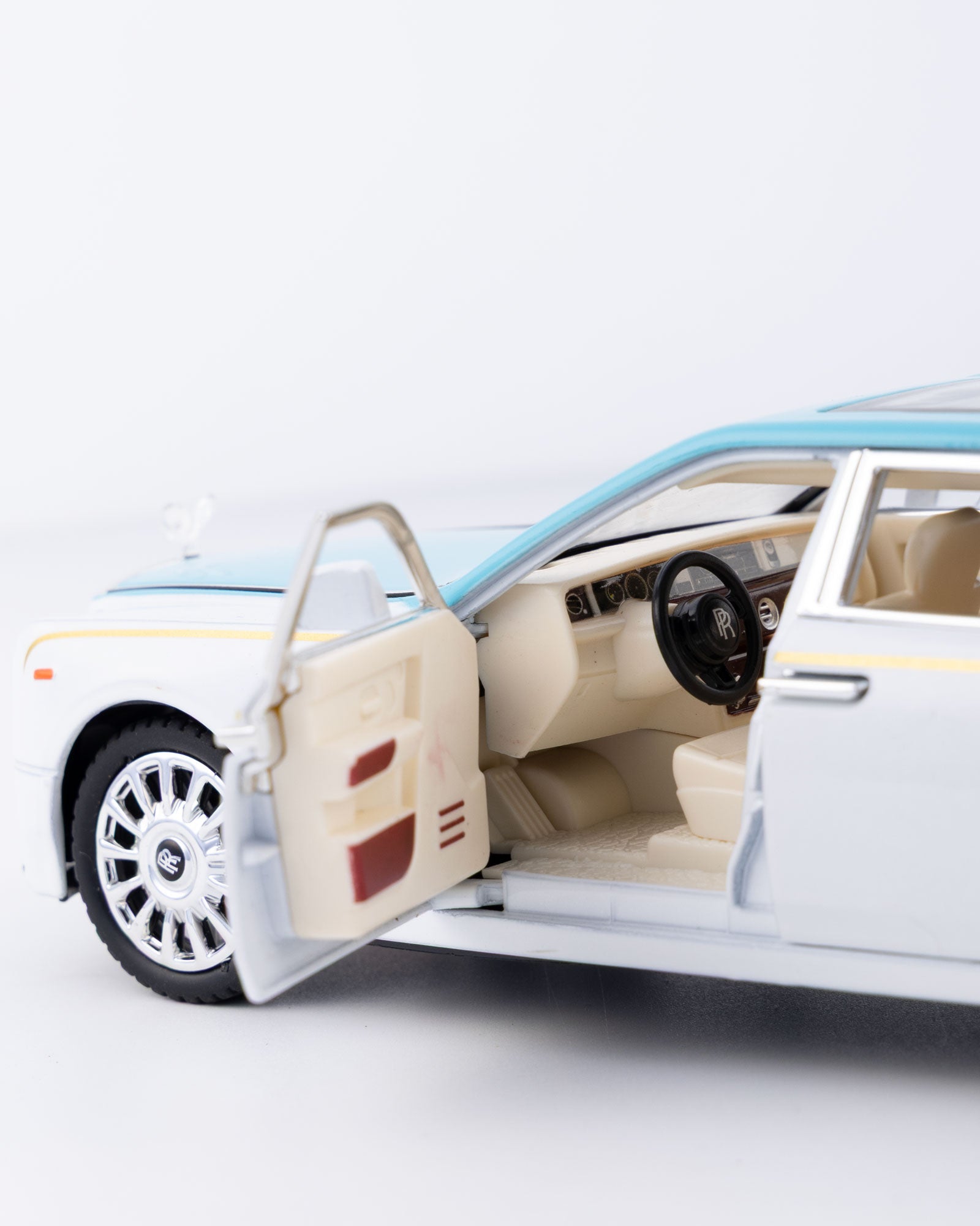 Rolls-Royce Phantom Diecast Blue Car 1:24 Scale - Ignition Prime