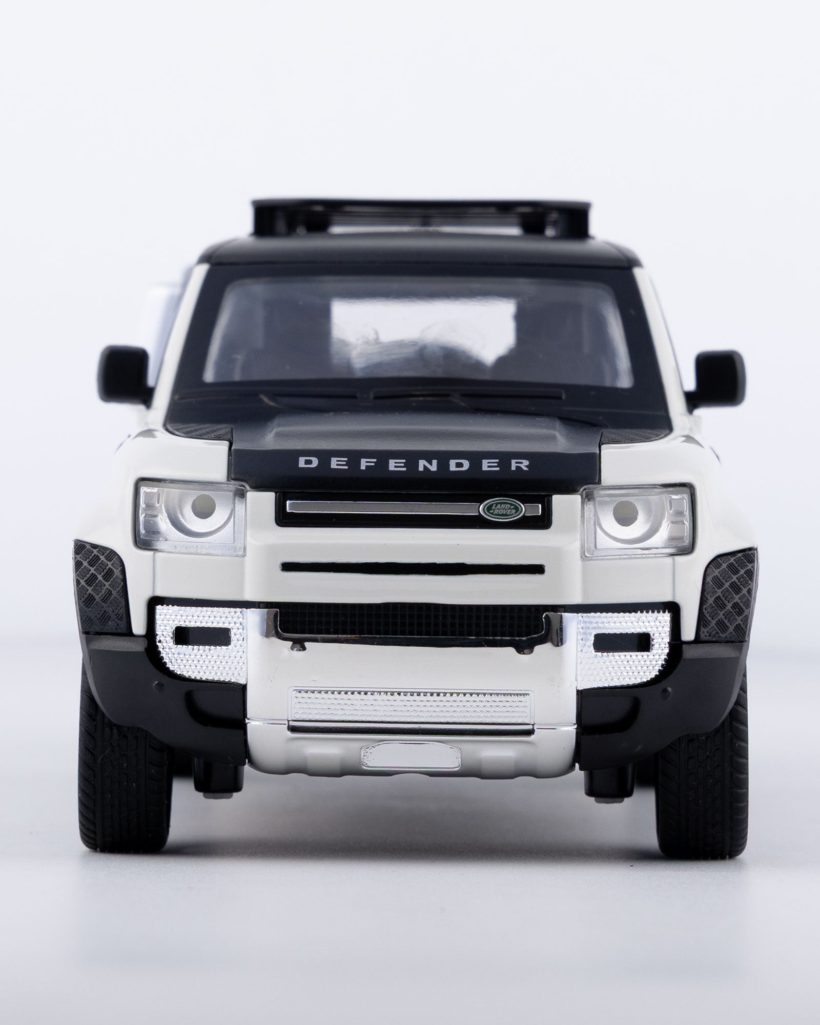Land Rover Defender Diecast White Car 1:24 Scale - Ignition Prime