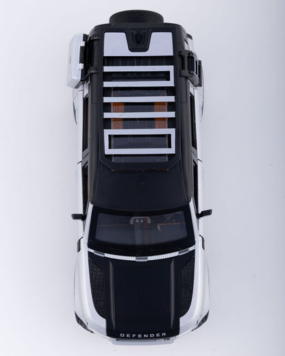 Land Rover Defender Diecast Silver Car 1:24 Scale - Ignition Prime